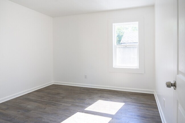 Foto del edificio - 1701 Linwood