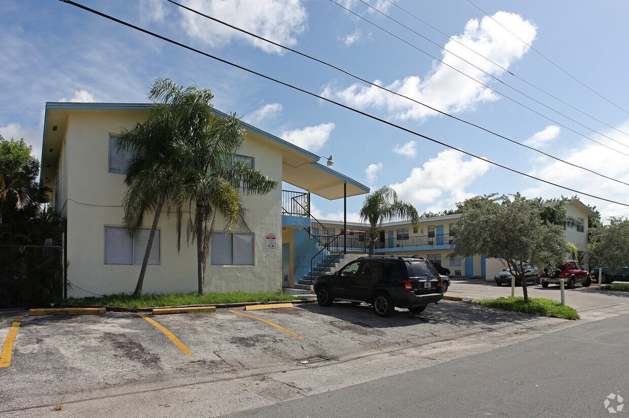 329 NW 7TH ST. - 329 NW 7th St