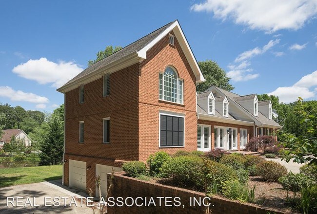 Building Photo - 4008 Colville Rd