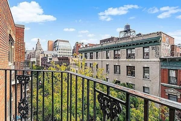 Foto principal - 211 Thompson St