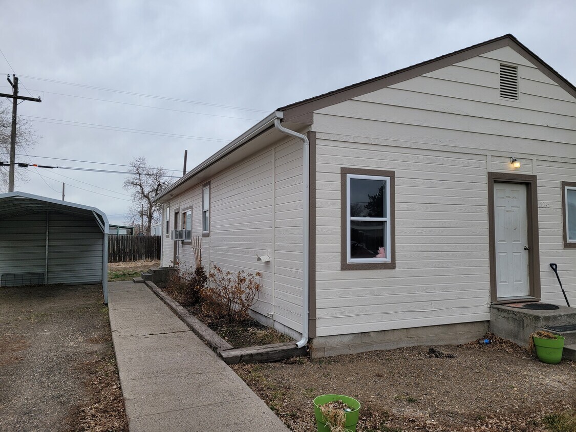 1055 E 9th S, Mountain Home, ID 83647 Townhouse for Rent in Mountain