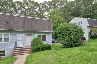 Building Photo - 146 Macarthur Dr