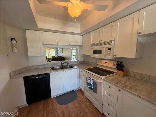 Building Photo - 212 Deerwood Cir