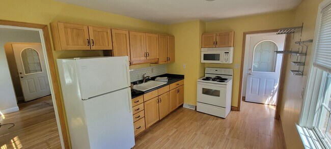 Foto del edificio - AVAILABLE AUGUST - 2 Bed, 1 Bath With Secl...