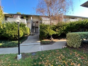 Building Photo - 1441 Marchbanks Dr