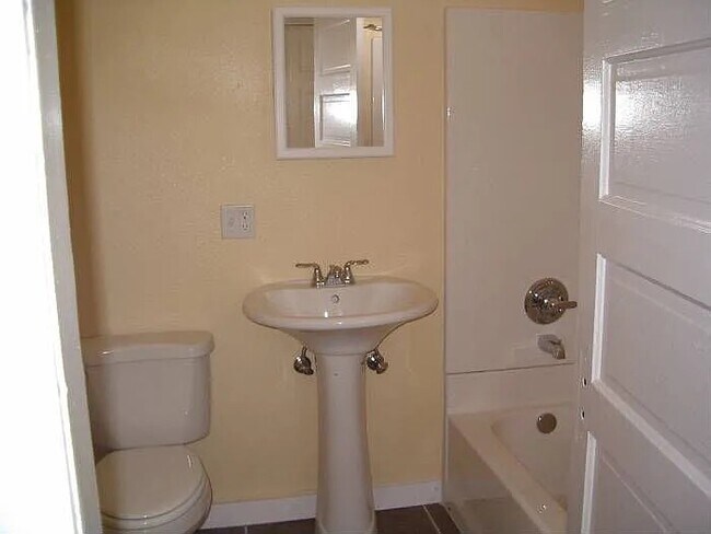 Bathroom - full bath - 718 23rd Ave