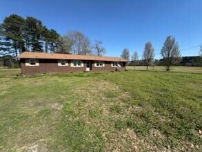Building Photo - 810 Bolick Rd