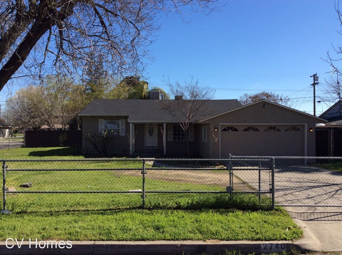 Primary Photo - 3 br, 1 bath House - 2740 N. Dearing Ave.