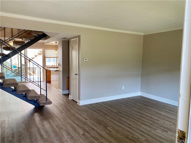 Building Photo - 10075 San Juan Ct