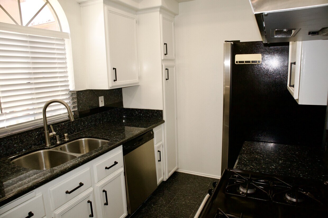 Photo - 21834 S Vermont Ave (Torrance, CA)