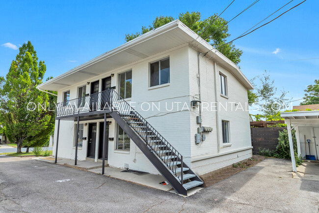 Foto del edificio - 261 E Burton Ave
