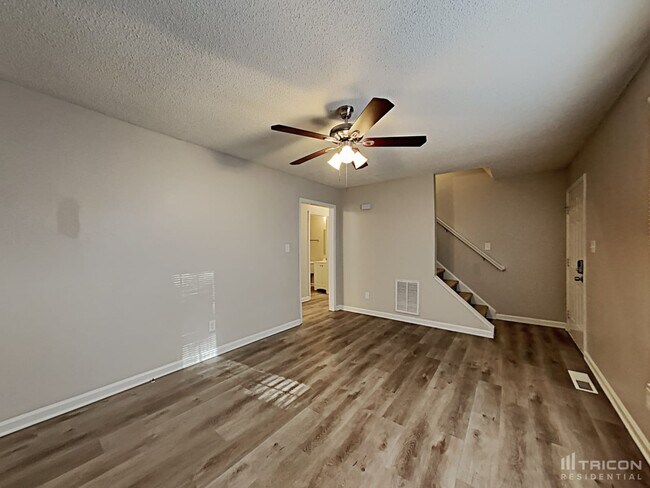 Foto del edificio - 6430 Rockshire Dr