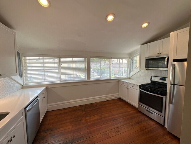 Foto del edificio - 1186 Neil Ave