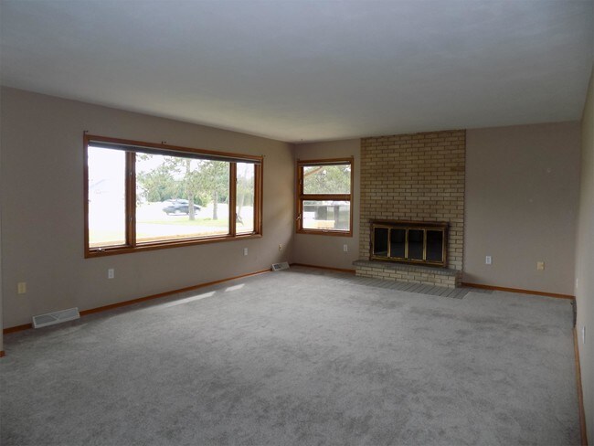 Building Photo - 12602 Dorr Rd