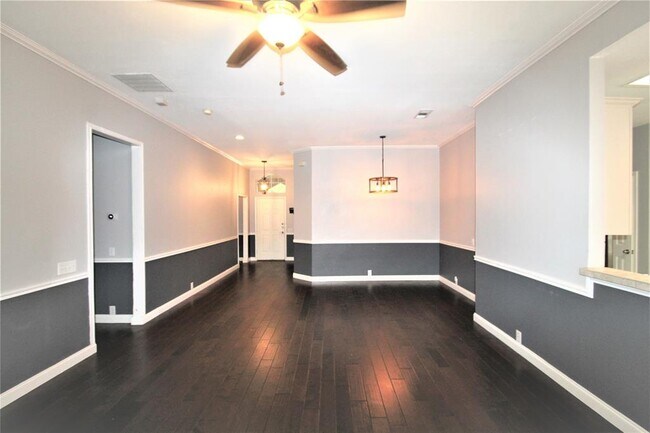 Foto del edificio - 8908 Harmony Dr
