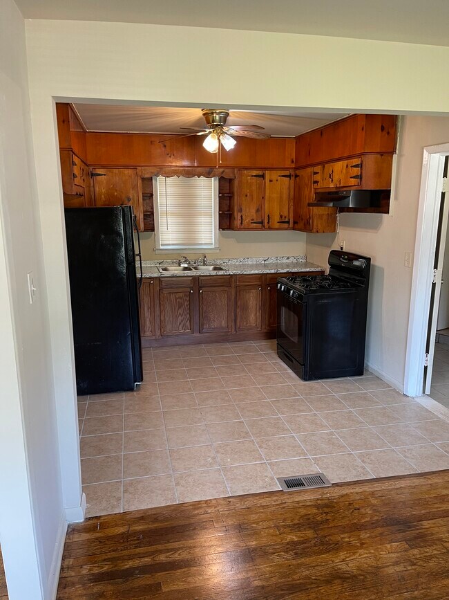 Foto del edificio - 3355 Misty valley rd