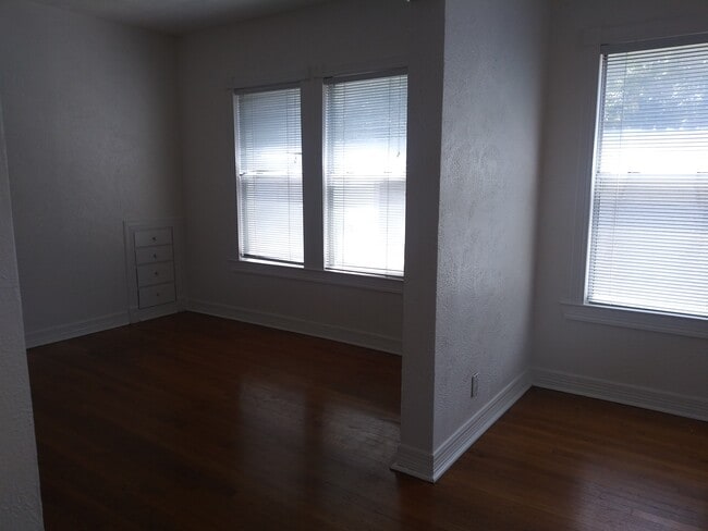 Building Photo - 4224 Cole Ave
