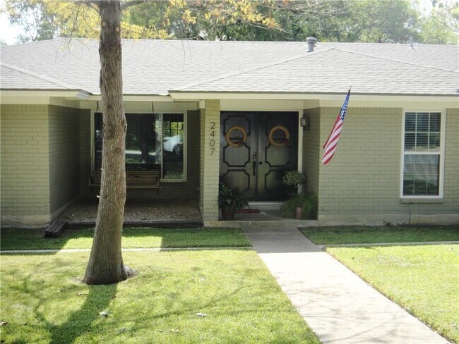 Foto del edificio - 2407 Harrowden Dr
