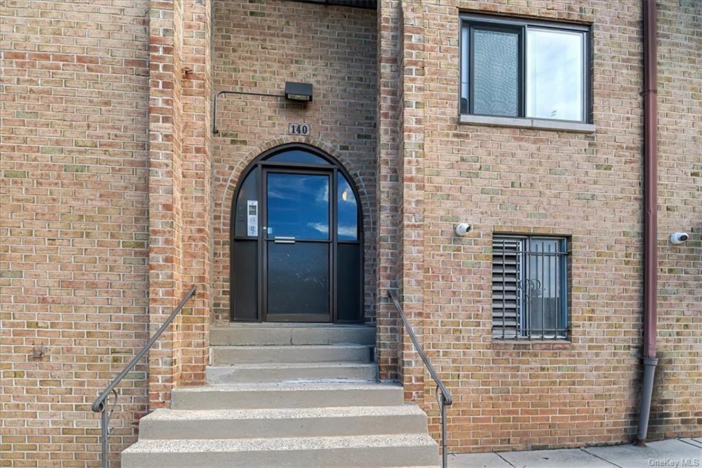 144 Trenchard St Unit 2H, Yonkers, NY 10704 Room for Rent in Yonkers