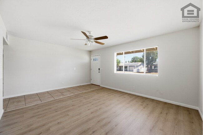 Building Photo - 4Bed/2Bath House at 35th Ave/Cactus! Ready for Immediate Move-In! -- NO HOA! FULLY REMODELED!