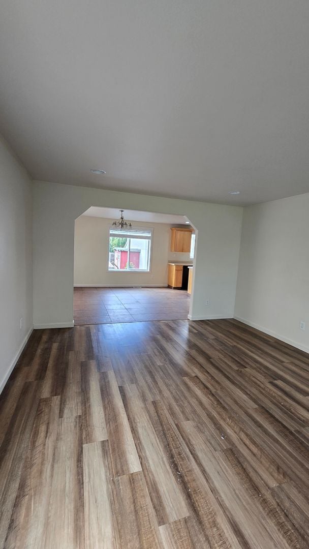 Building Photo - Recently Refinished Airway Heights 5 Bedro...