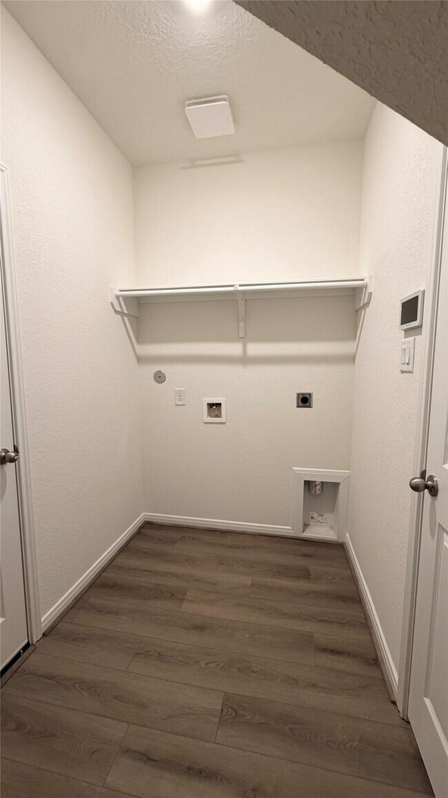 Foto del edificio - 2800 Cordova Hl Dr