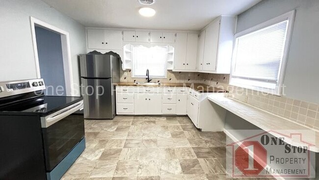 Foto del edificio - Beautiful 3 Bedroom 1 Bathroom Home in Gra...