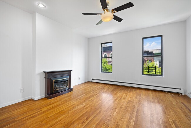 Foto del edificio - 118 W 136TH St