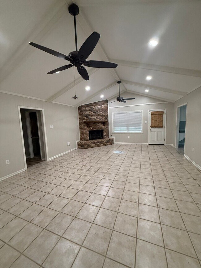 Foto del edificio - Available now! This one of a kind Rental i...