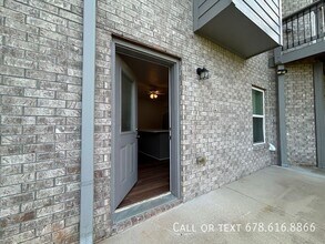 Building Photo - 70 Charleston Ln