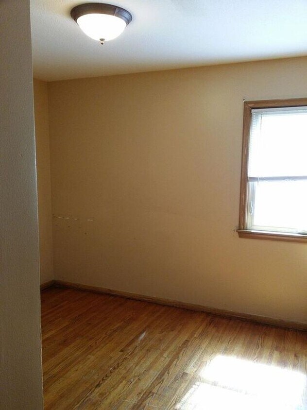 Foto principal - Spacious 4bd - 2 bth / 1,548 Sq