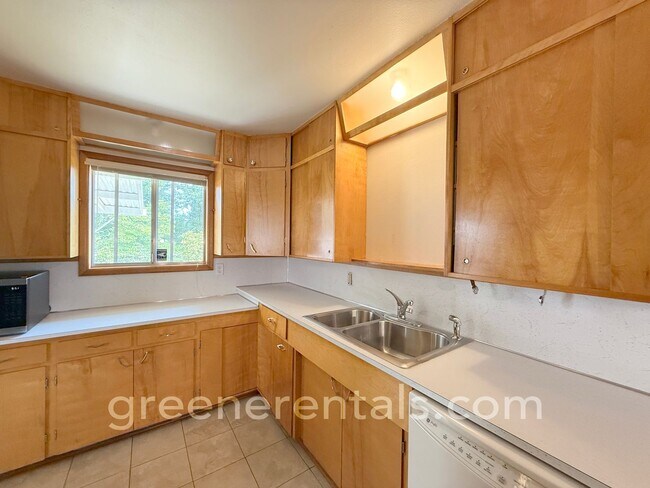 Foto del edificio - 3 BR 1.5 BA Rambler in West Olympia