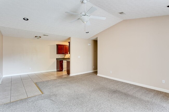 Building Photo - 2 br, 2 bath House - 12401 Brothers Ave. #108