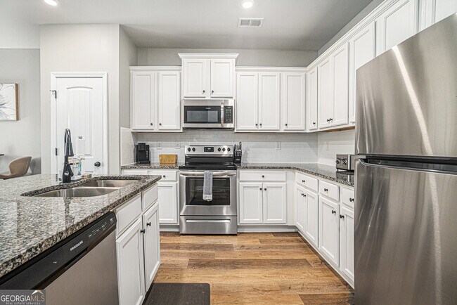 Foto del edificio - 2464 Bayrose Cir