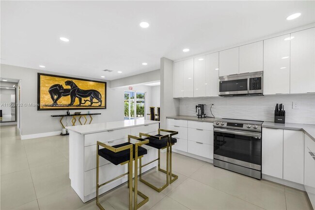 Foto del edificio - 1104 N 13th Terrace