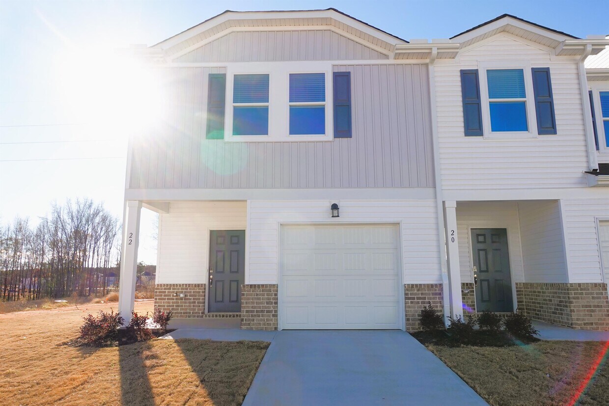 22 Rockshire Trl, Fountain Inn, SC 29644 Townhome Rentals in Fountain