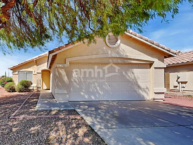 Building Photo - 8708 E Crescent Ave