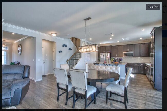 Building Photo - 3613 Magpie Ln