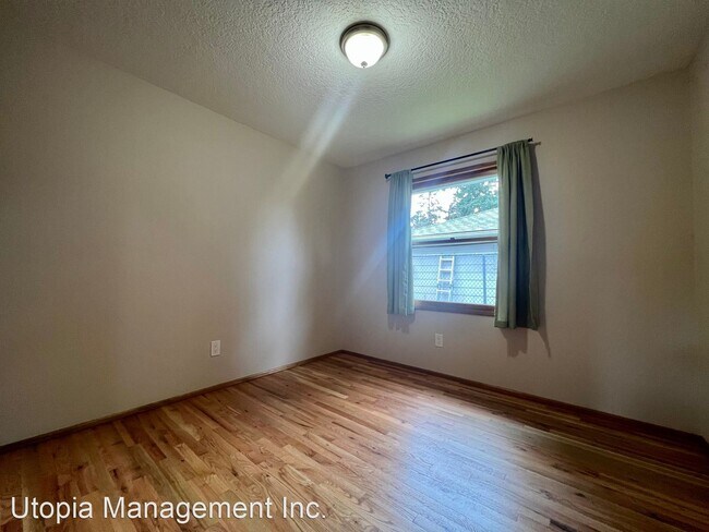 Foto del edificio - 3 br, 1 bath House - 10521 SE Schiller St