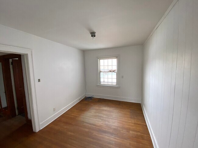 Building Photo - 909 Harvard St