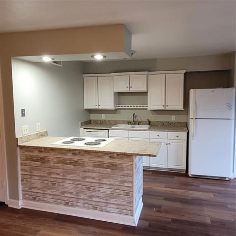 Building Photo - 6536 Meadowview Ln