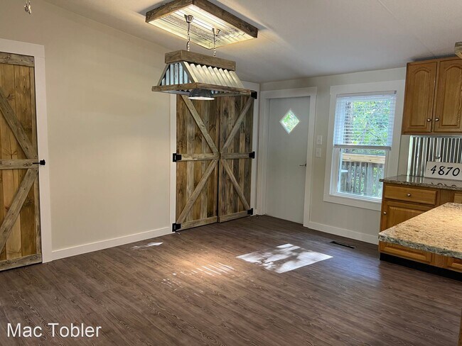 Foto del edificio - 4 br, 2 bath House - 4870 Harrison Lane