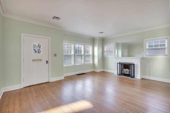 Building Photo - 109 E 26th Pl