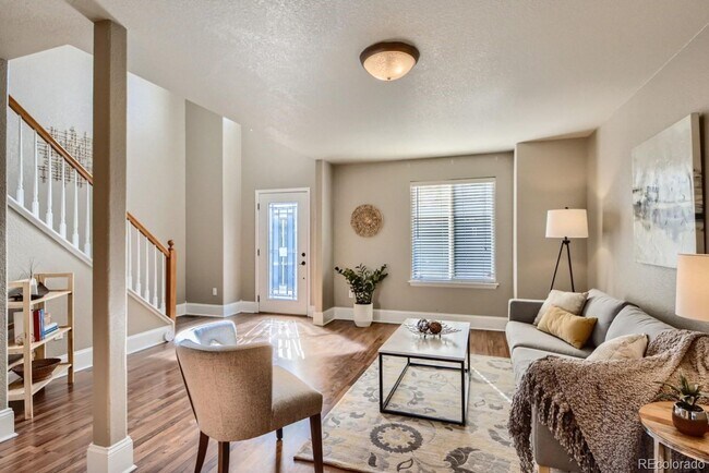 Foto del edificio - Fantastic 3 bed, 2.5 bath Townhome in Univ...