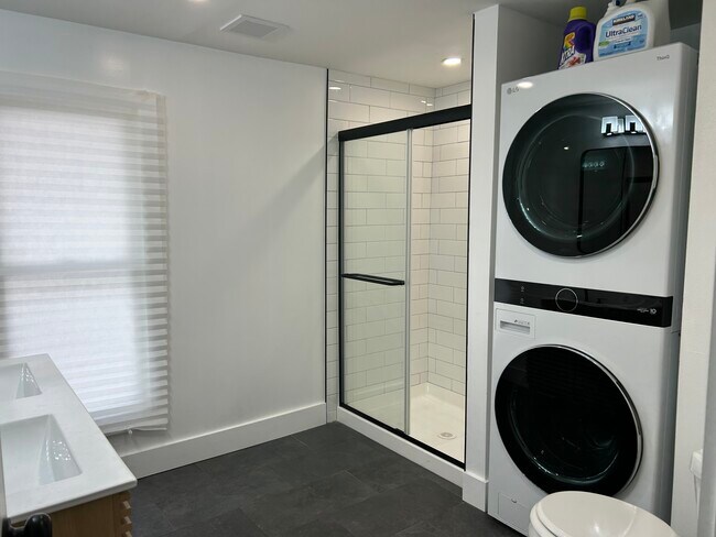 Building Photo - 68 Murray St