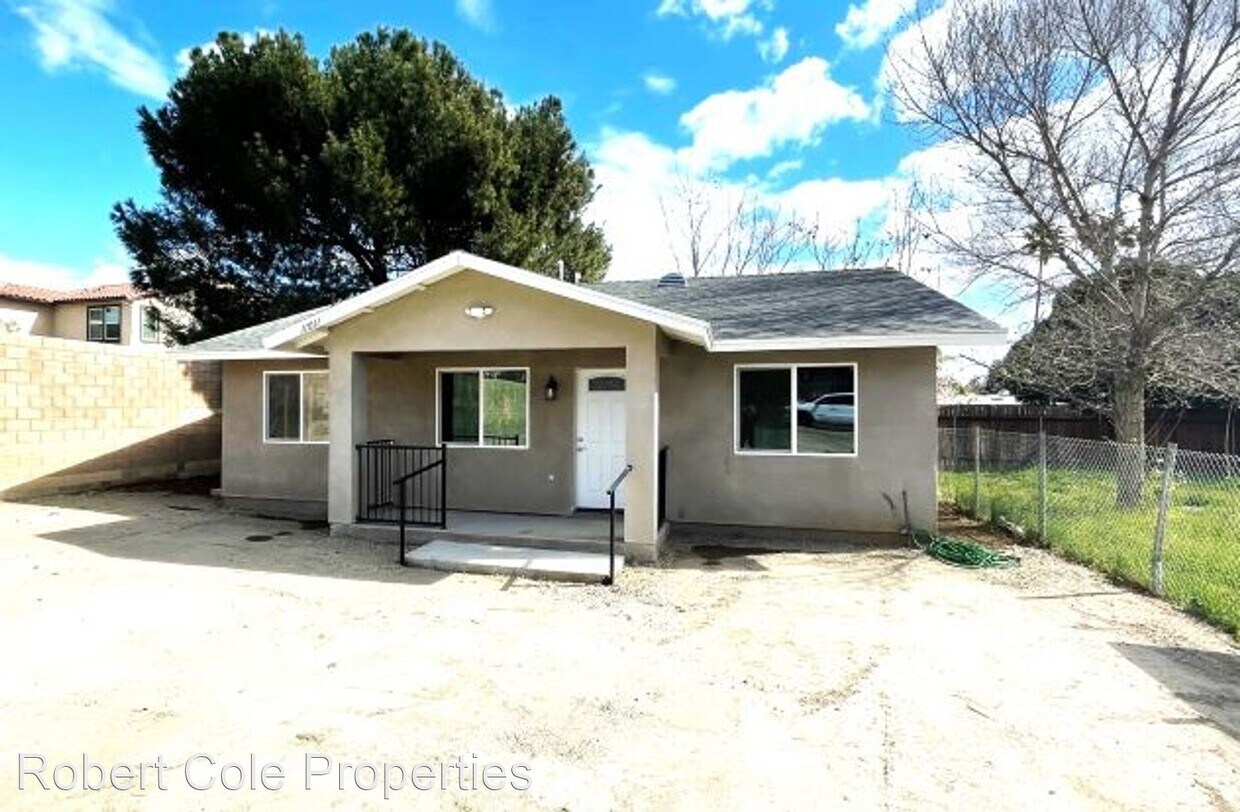 Primary Photo - 2 br, 2 bath House - 11011 Campbell Ave