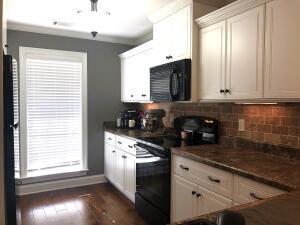 Building Photo - 208 Harvester Dr