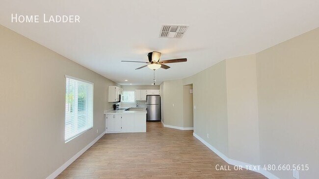 Building Photo - Updated 3 Bedroom Duplex in Fountain Hills!