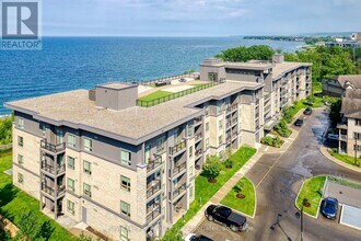 Building Photo - 35 Southshore Cres