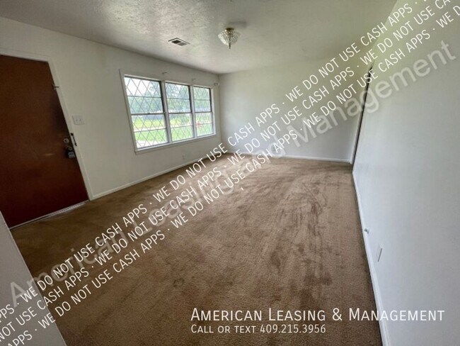 Building Photo - *MOVE-IN SPECIAL!!* $100 OFF 1st Full Mont...